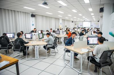 計算機應用技術專業(yè) 引領未來技術開發(fā)的核心力量